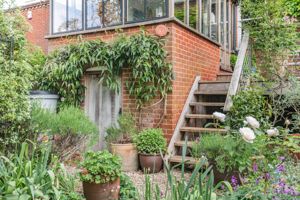 Photo 8- click for photo gallery